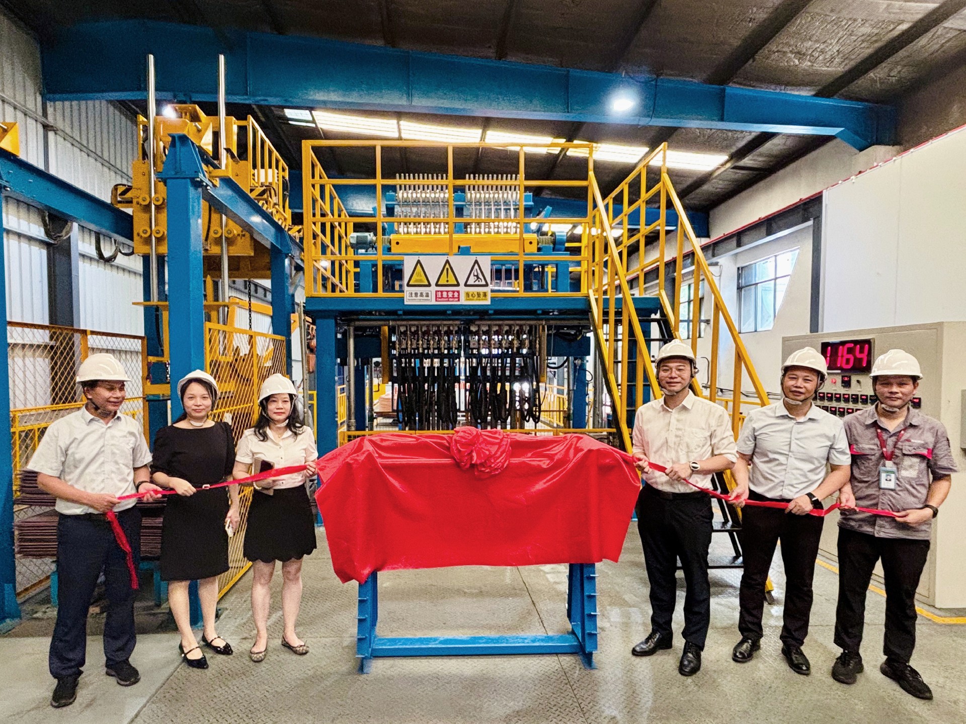 1756342592944389.jpg 揭幕--已修2.jpg